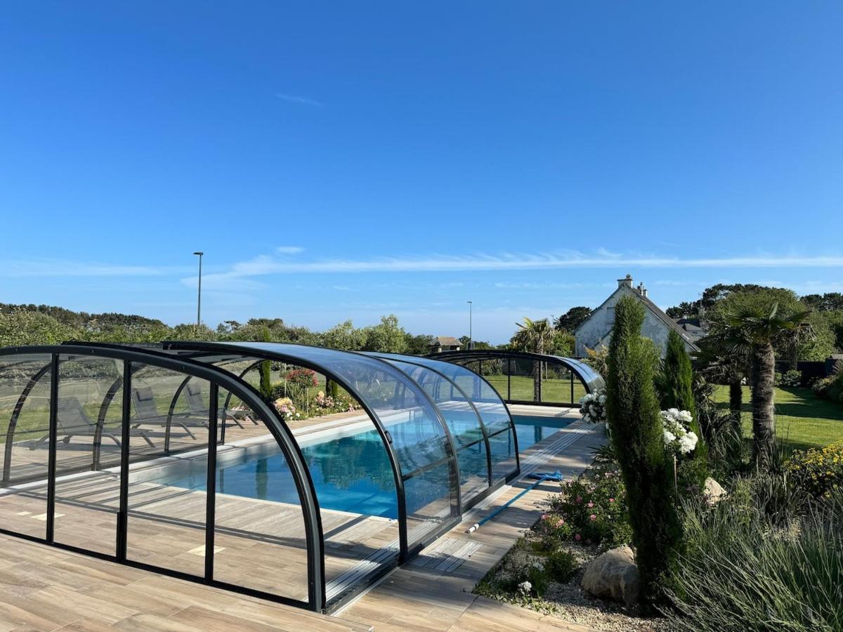 Superbe Villa Tout Confort Avec Piscine Chauffee Er Couverte Et Spa A 2 Pas De La Plage Fouesnant Kültér fotó